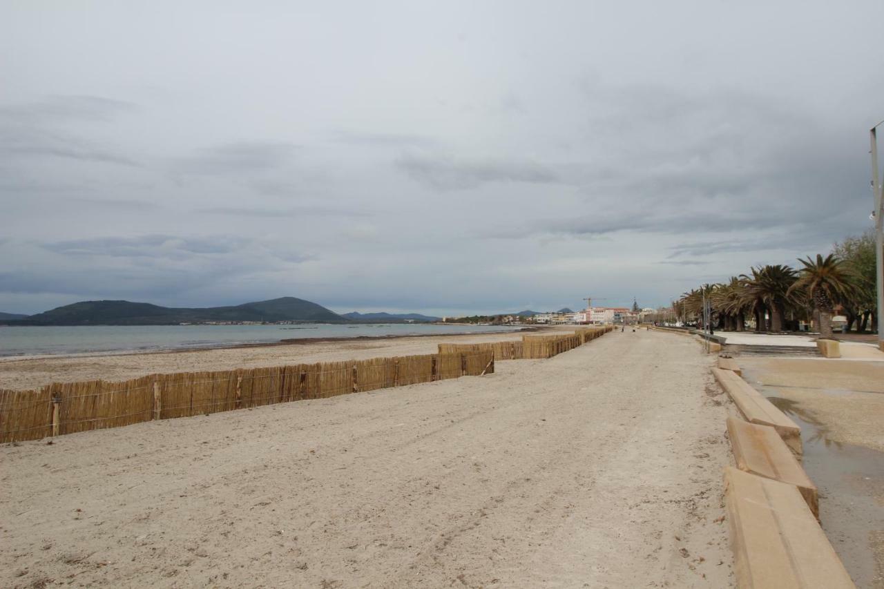 Family Apartment On The Beach Alghero Exterior photo